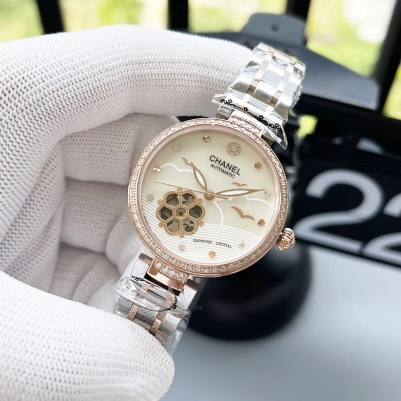 Soft CHANEL Watches 181715