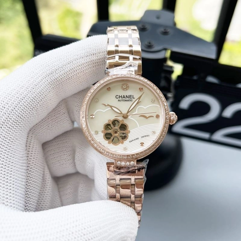 Soft CHANEL Watches 181715