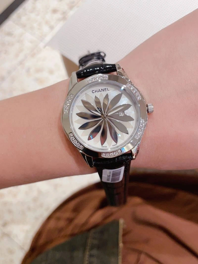Unisex CHANEL Watches 181700