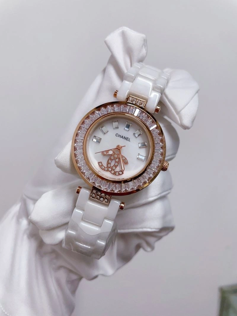 Seasonal CHANEL Watches 181690