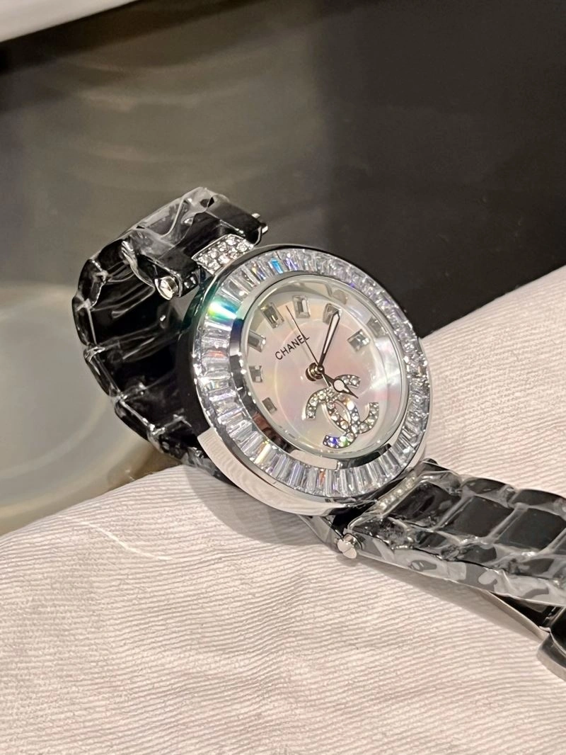 Unique CHANEL Watches 181689
