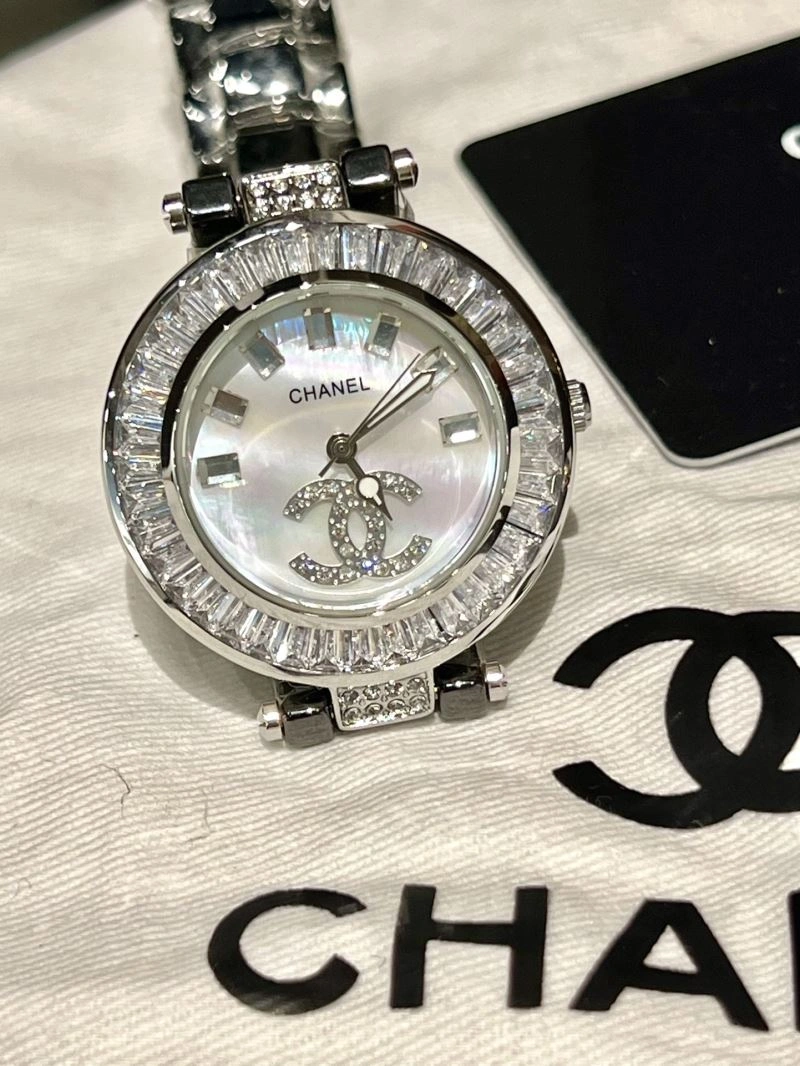 Unique CHANEL Watches 181689