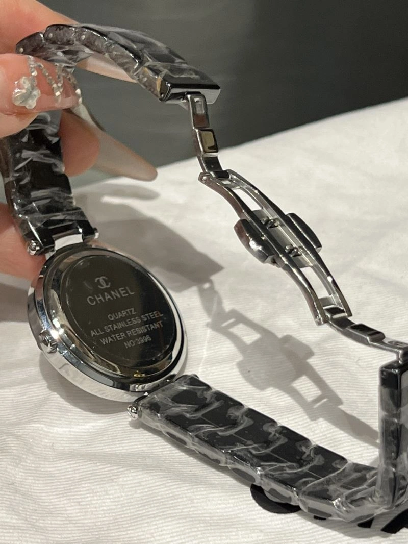 Unique CHANEL Watches 181689