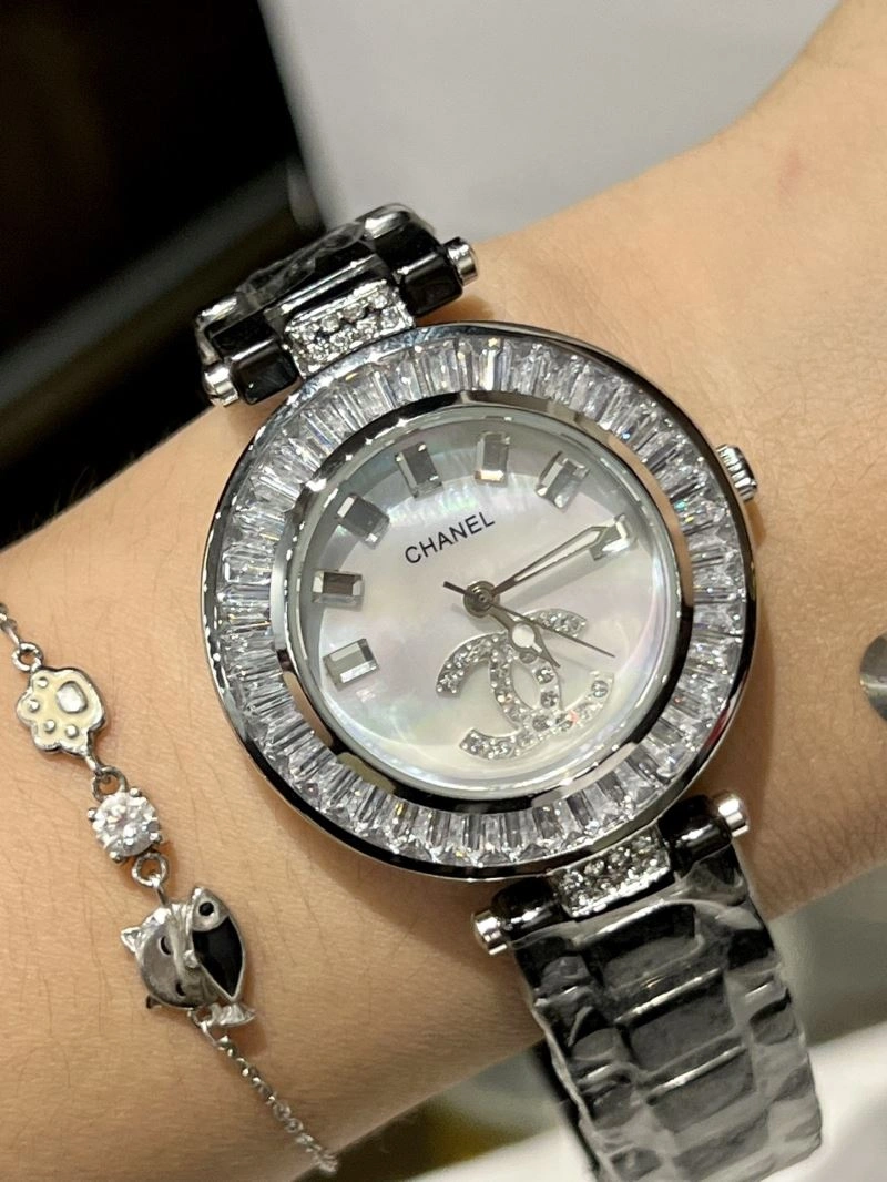 Unique CHANEL Watches 181689