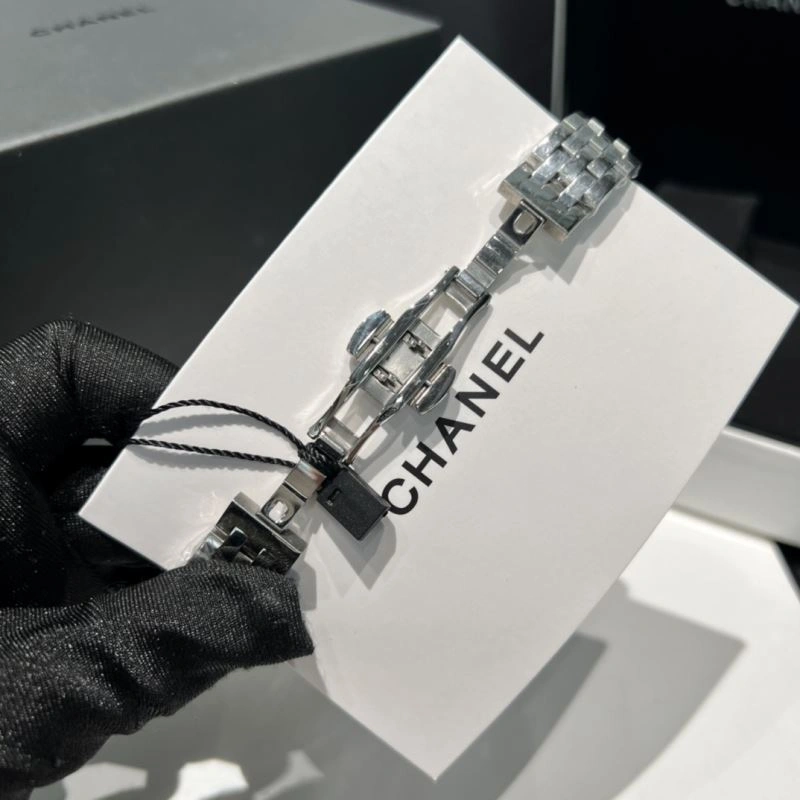 CHANEL Watches Comfortable 181674
