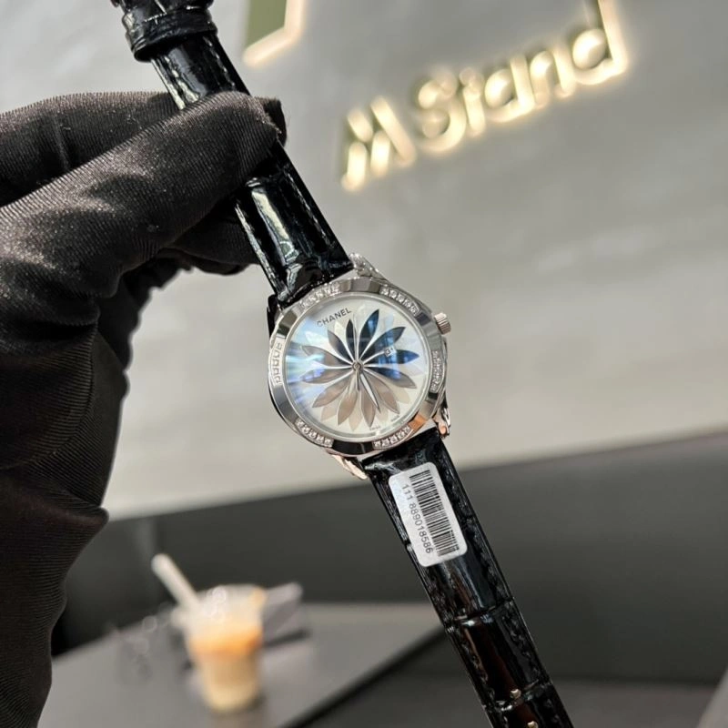 CHANEL Watches Comfortable 181663
