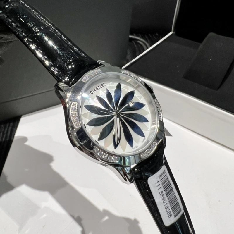CHANEL Watches Comfortable 181663