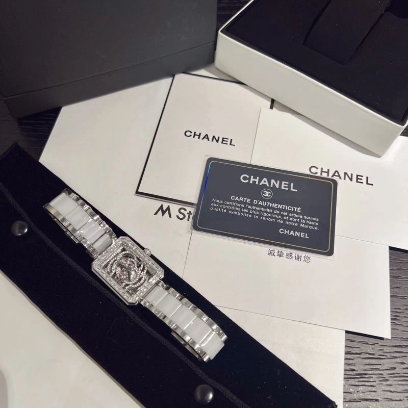 Neat CHANEL Watches 181648