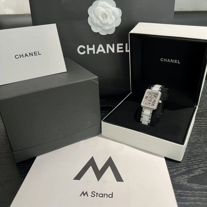 Neat CHANEL Watches 181648