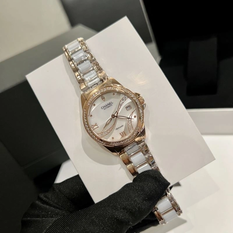 CHANEL Watches Unisex 181642