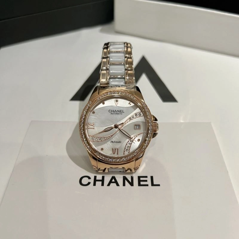 CHANEL Watches Unisex 181642