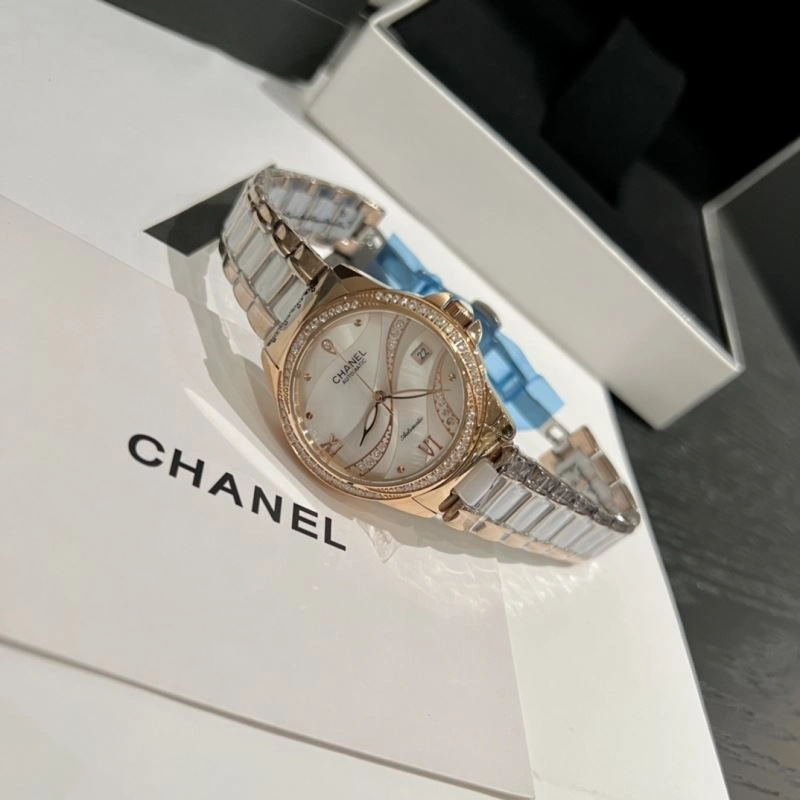 CHANEL Watches Unisex 181642