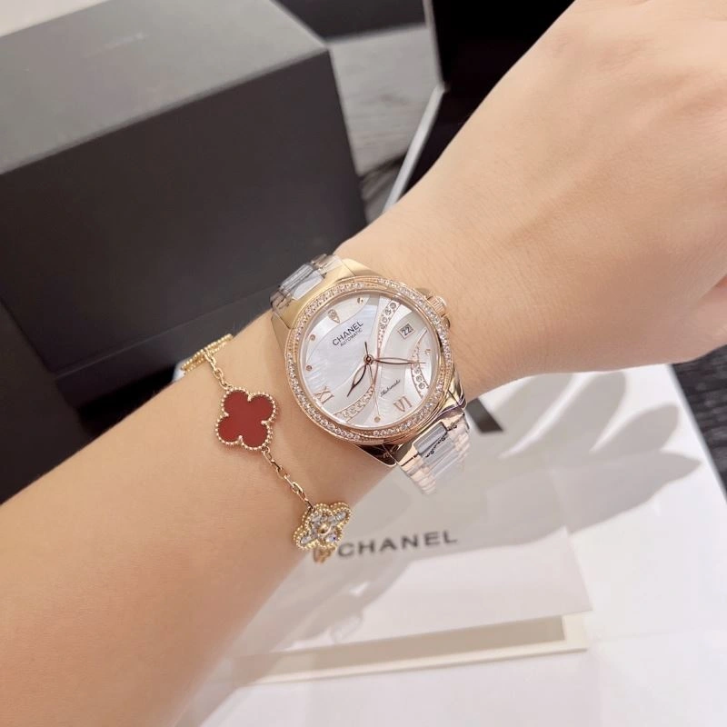 CHANEL Watches Unisex 181642