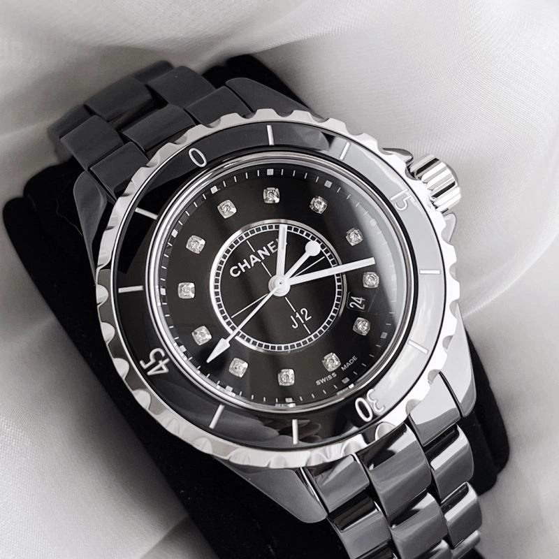 Bright CHANEL Watches 181635