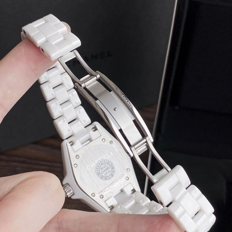 Durable CHANEL Watches 181639
