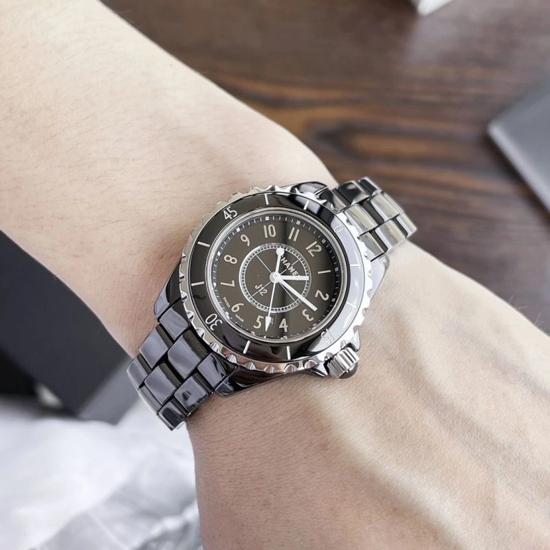 Minimalist CHANEL Watches 181631