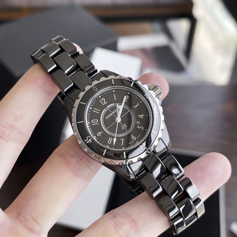Minimalist CHANEL Watches 181631