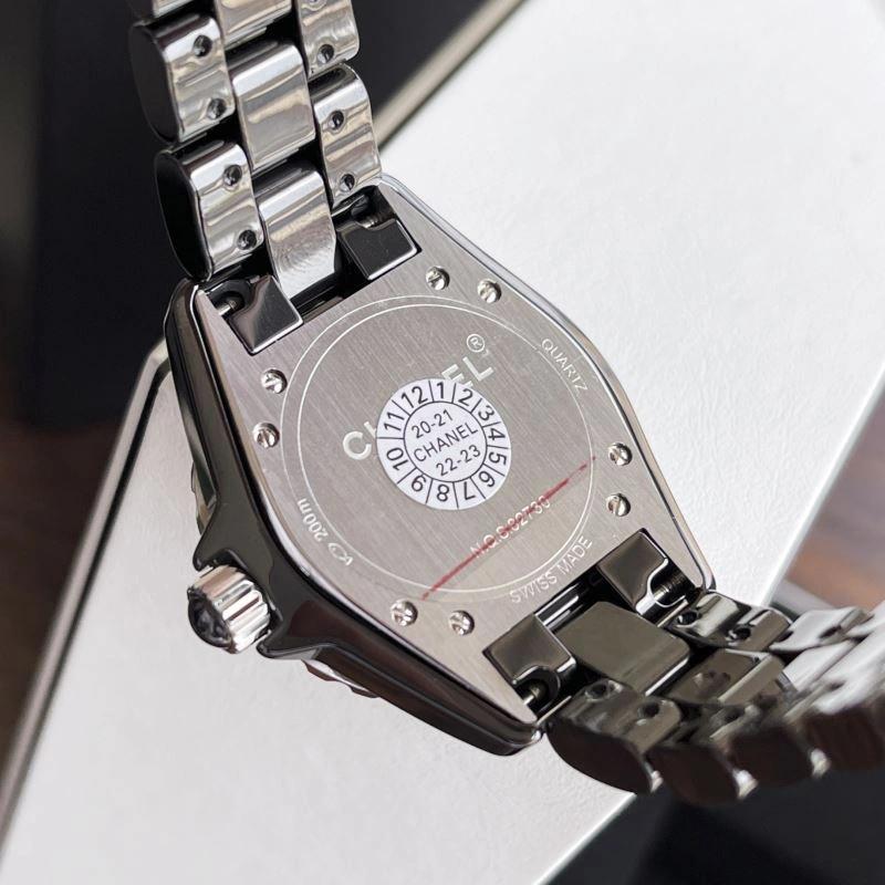 Minimalist CHANEL Watches 181631