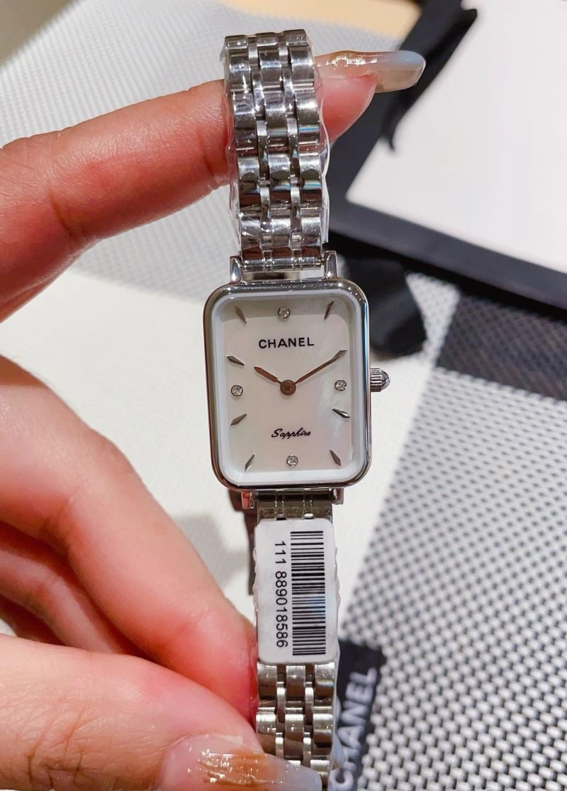 SmoothTexture CHANEL Watches 181629