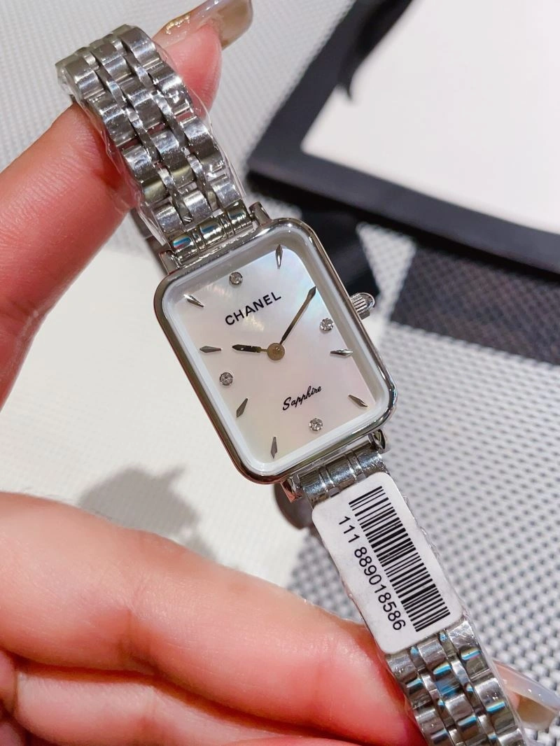 SmoothTexture CHANEL Watches 181629