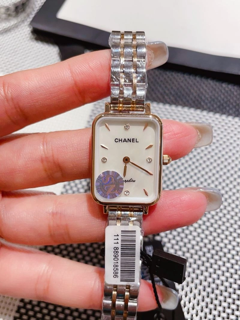 SmoothTexture CHANEL Watches 181629