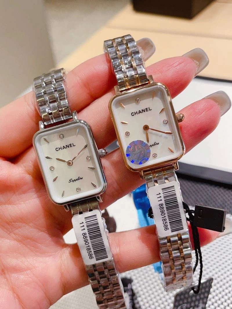 SmoothTexture CHANEL Watches 181629