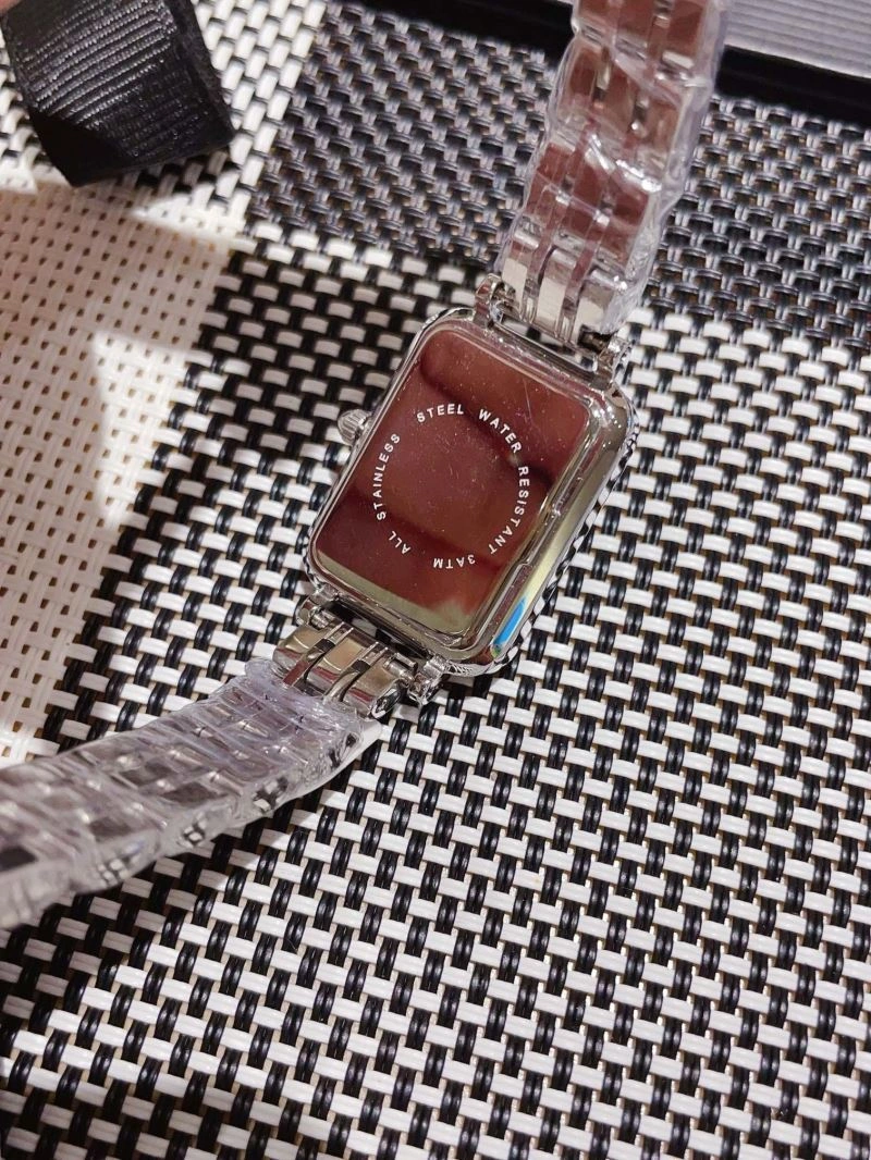 SmoothTexture CHANEL Watches 181629