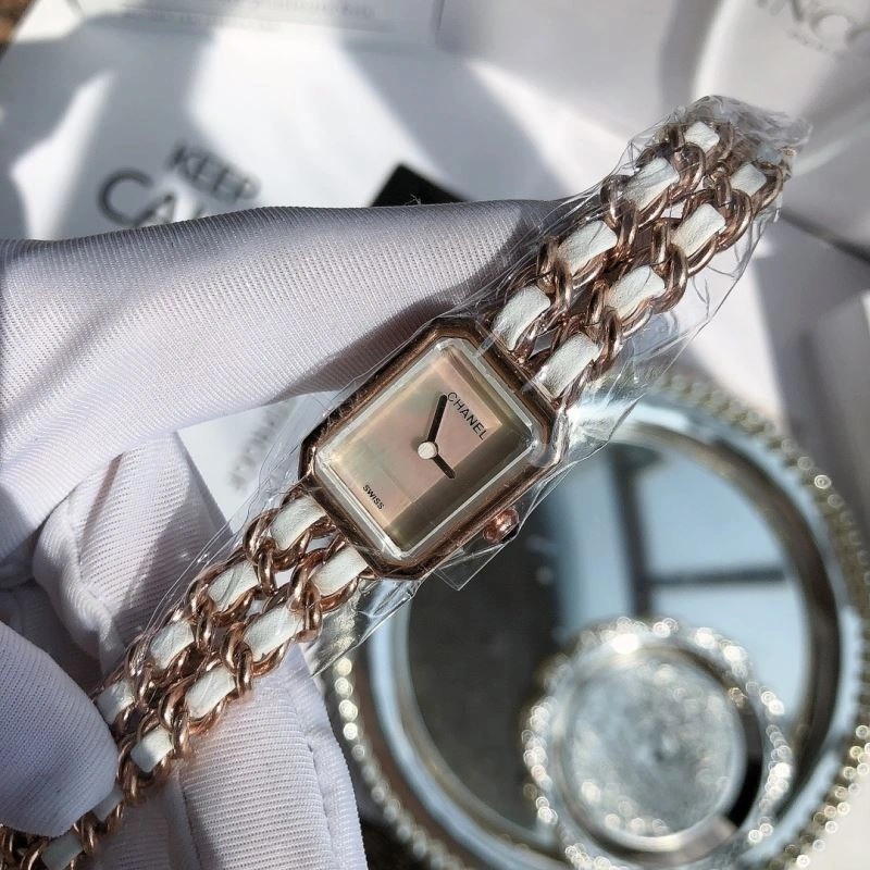 CHANEL Watches Fashionable 181615