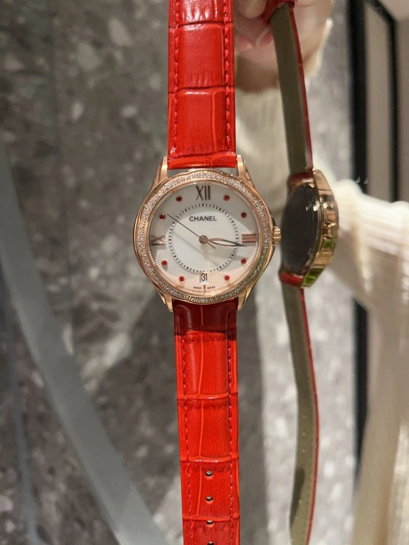 Refined CHANEL Watches 181621