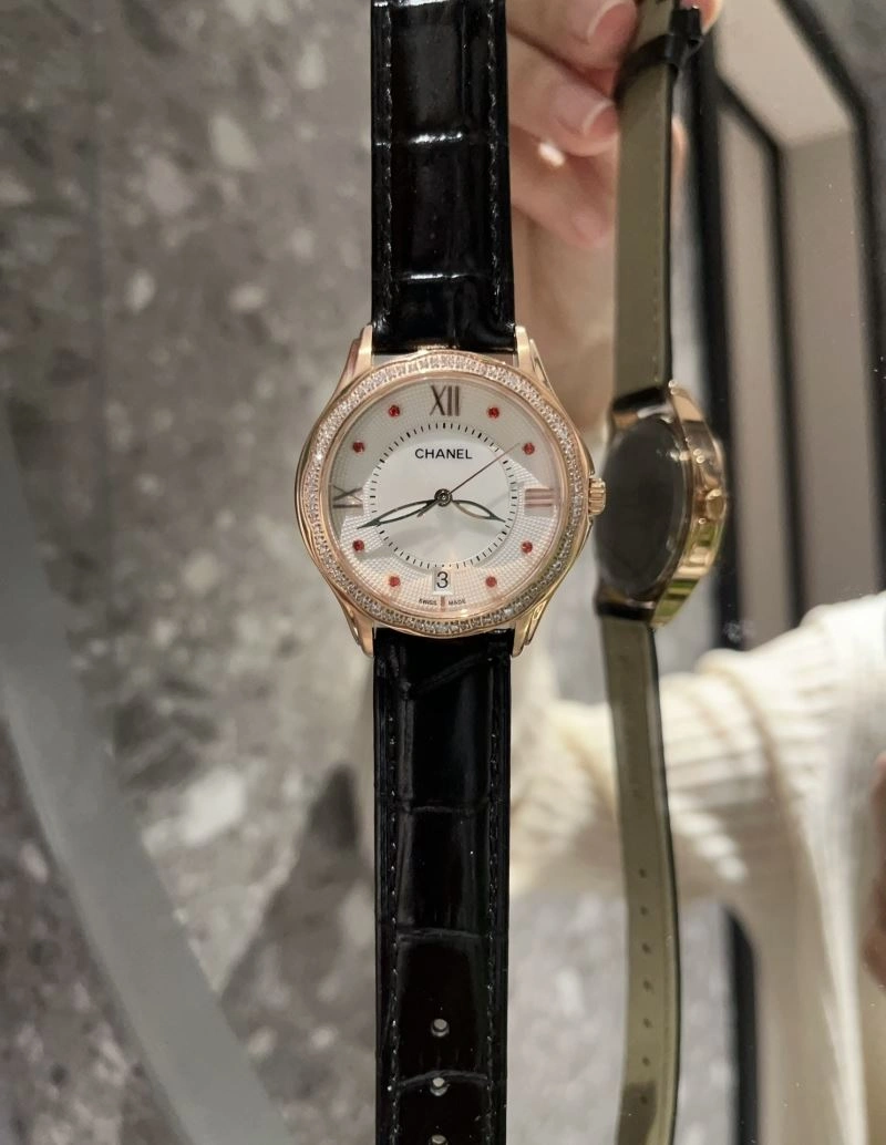 Refined CHANEL Watches 181621