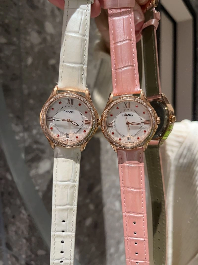 Refined CHANEL Watches 181621