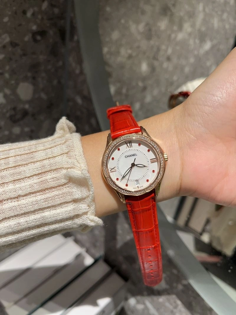 Refined CHANEL Watches 181621