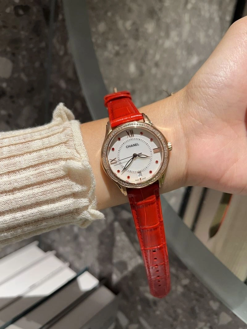 Refined CHANEL Watches 181621