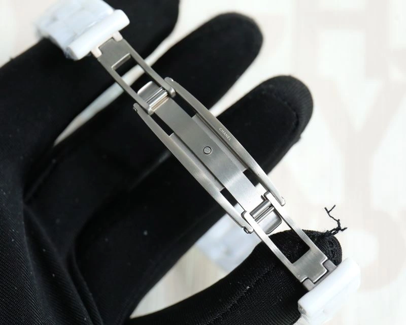 Lightweight CHANEL Watches 181610