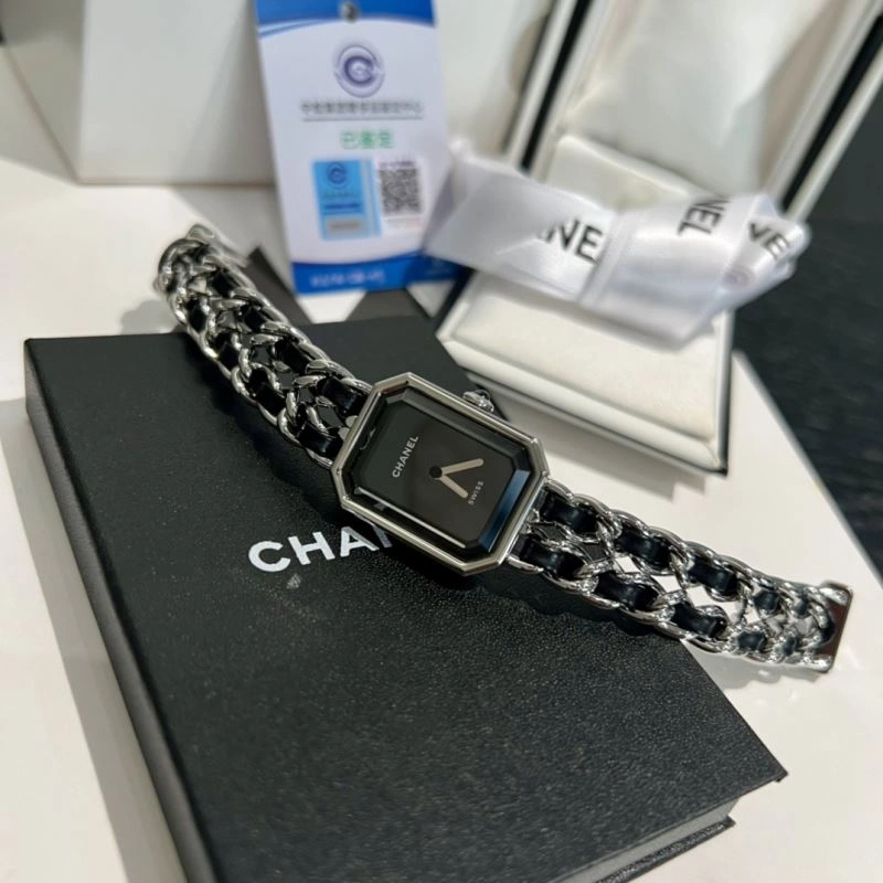CHANEL Watches Chic 181608