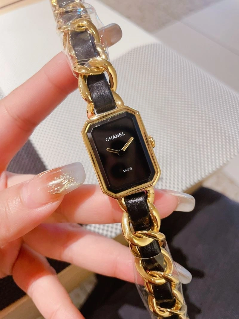 Supportive CHANEL Watches 181572