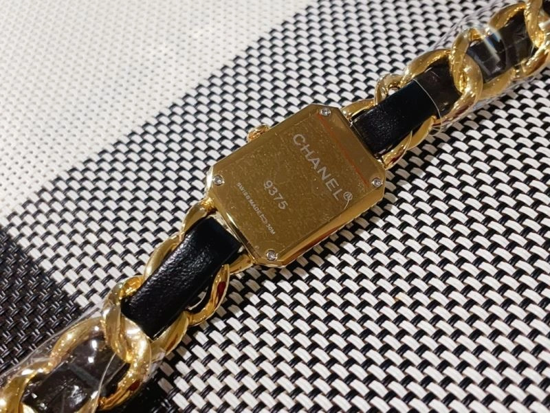 Supportive CHANEL Watches 181572