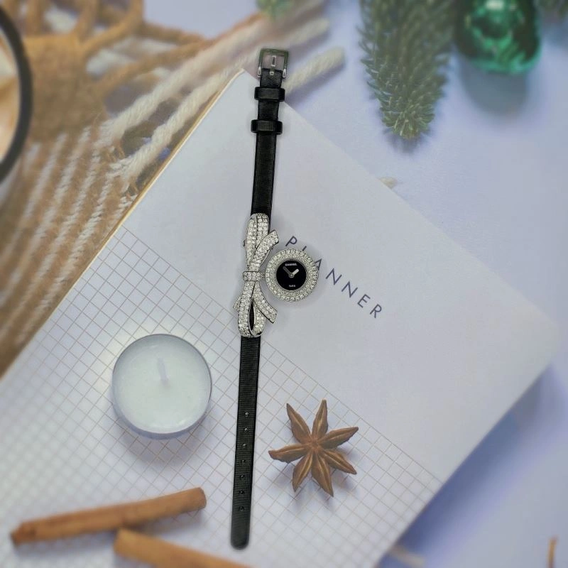Neat CHANEL Watches 181581