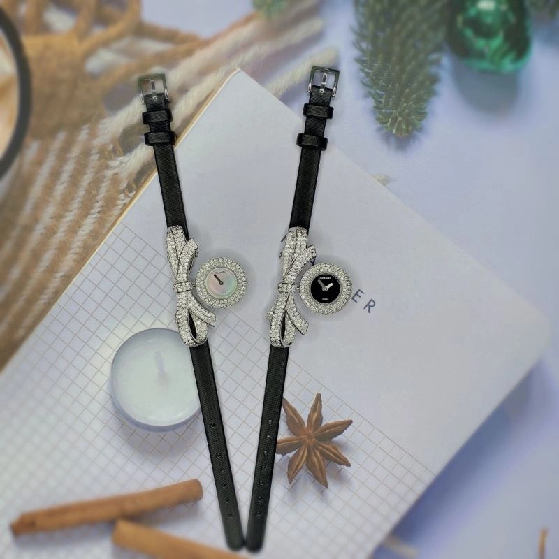 Neat CHANEL Watches 181581