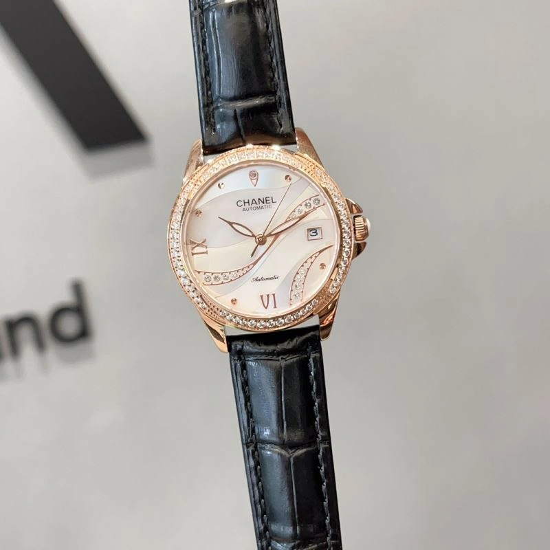 Neat CHANEL Watches 181585
