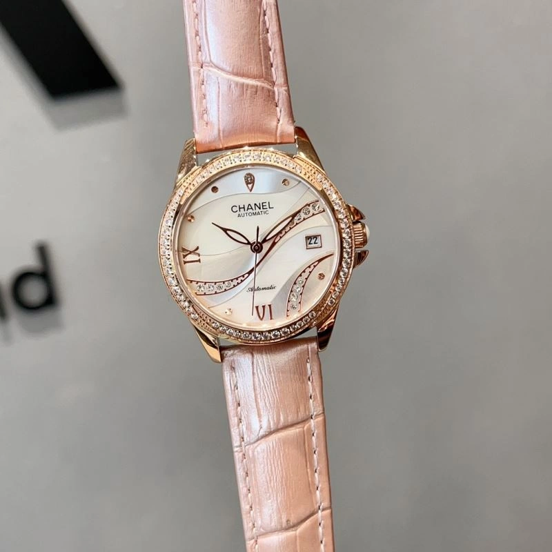 Neat CHANEL Watches 181585