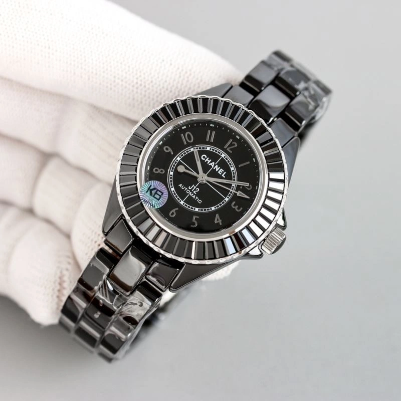 Bright CHANEL Watches 181574