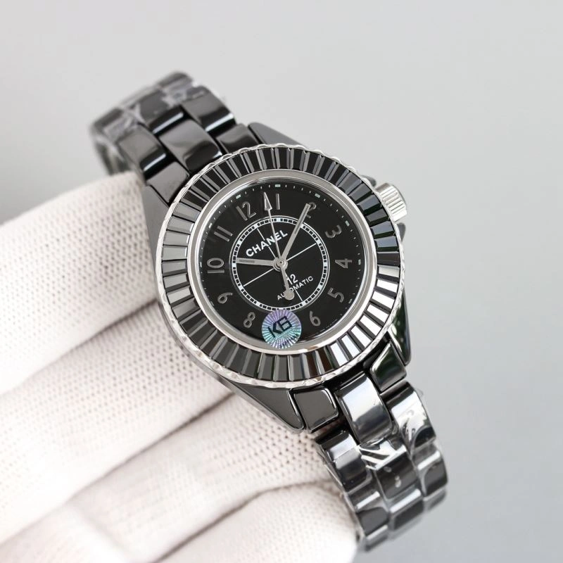 Bright CHANEL Watches 181574