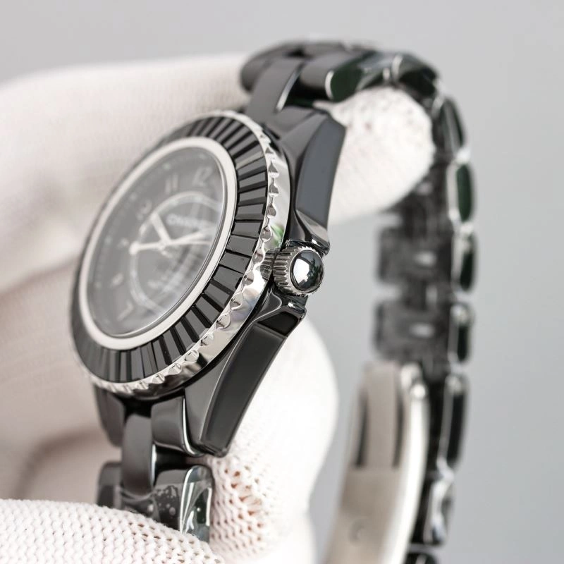 Bright CHANEL Watches 181574