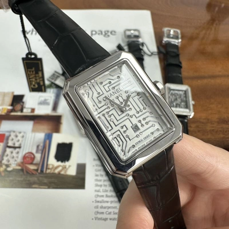 Neat CHANEL Watches 181542