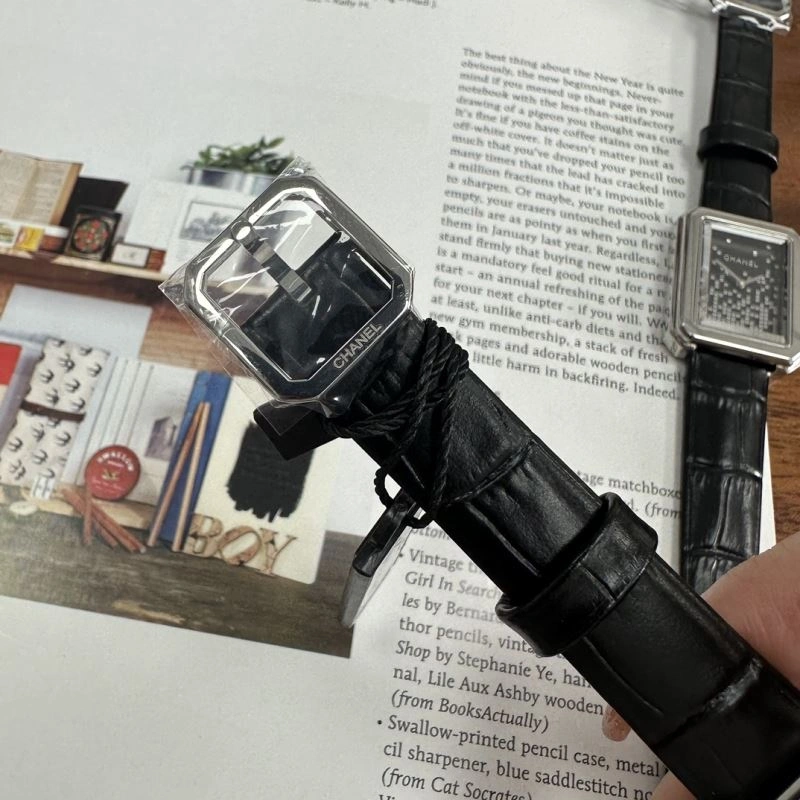 Neat CHANEL Watches 181542