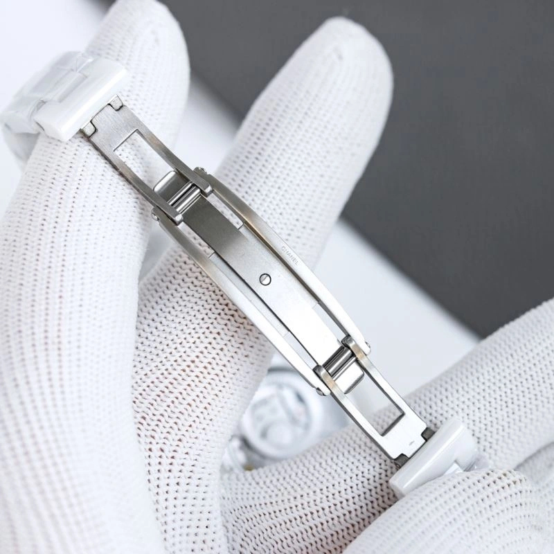 Practical CHANEL Watches 181538