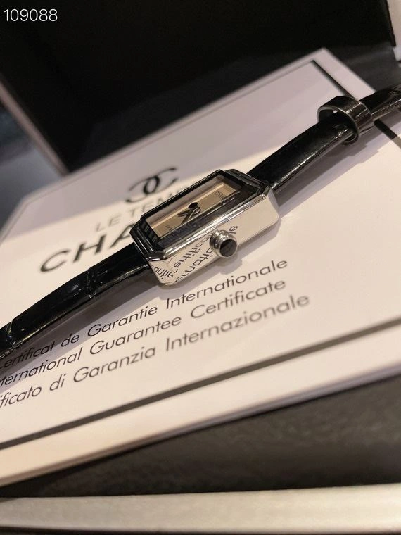 CHANEL Watches UrbanChic 181512