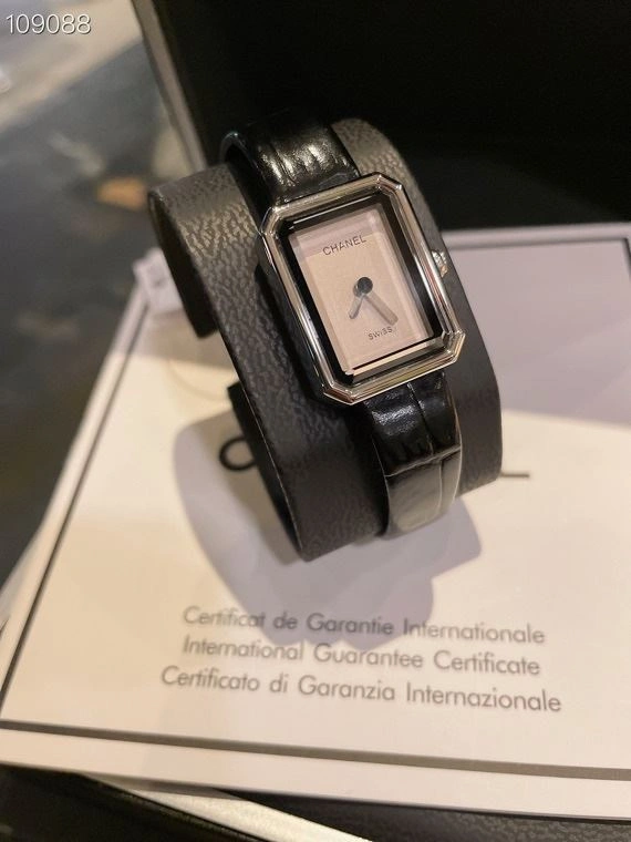 CHANEL Watches UrbanChic 181512