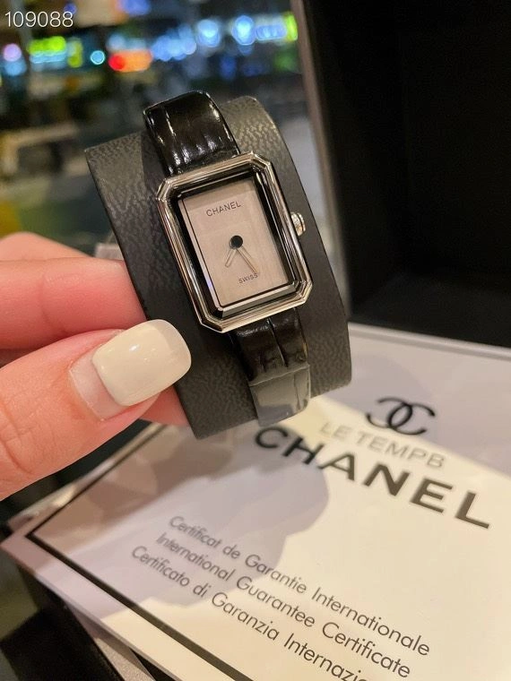 CHANEL Watches UrbanChic 181512